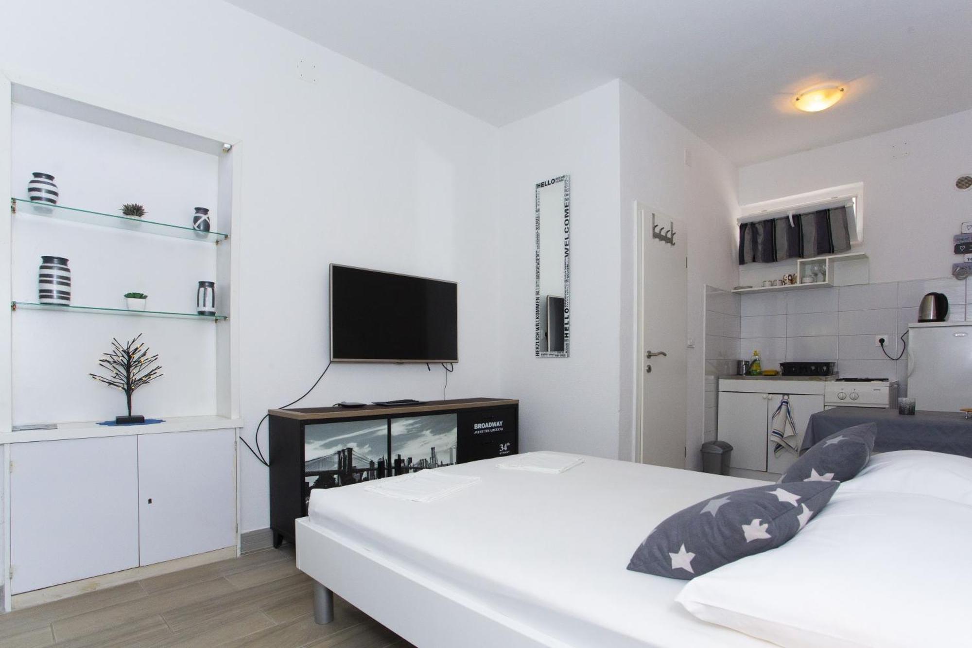 Apartments With A Parking Space Podgora, Makarska - 12816 Room photo